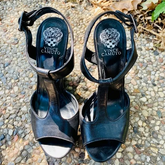 VINCE CAMUTO black T-strap Black Babe platforms peep toe Toe 7.5