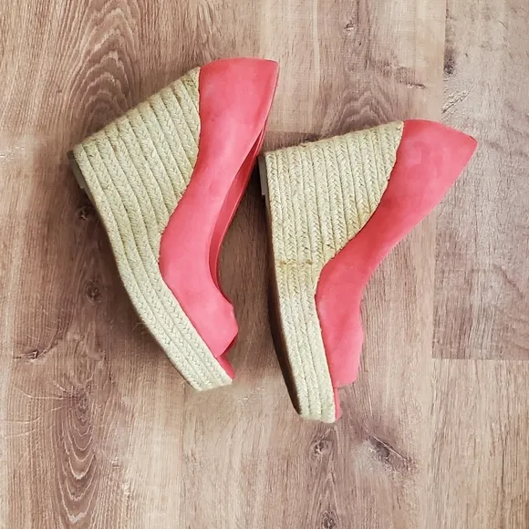 Vince Camuto Coral Open Toe Wedges Size 10M