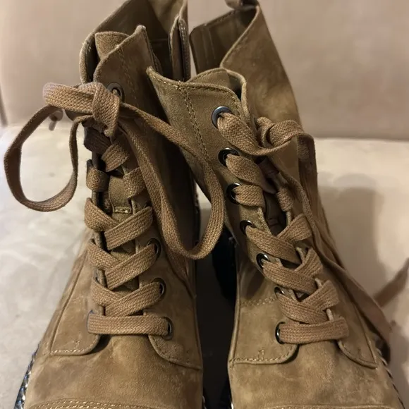 Vince Camuto Mindita combat boot brown suede chain size 9.5 women’s. Never worn!