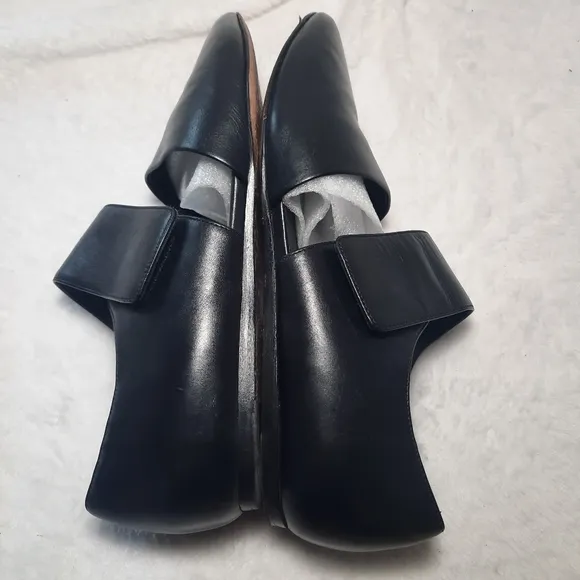 Vince Niven d'Orsay Pointy Toe Leather Flats