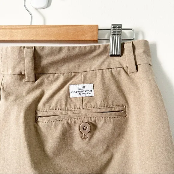 Vineyard Vines 8&quot; Performance Breaker Short Tan Khaki 33