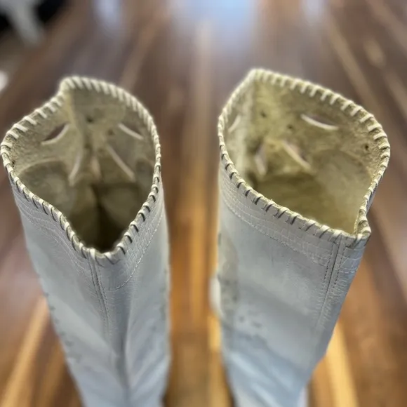 Vintage Chandlers Soft Leather Native Style White Silver Moccasins Boots SZ 10B