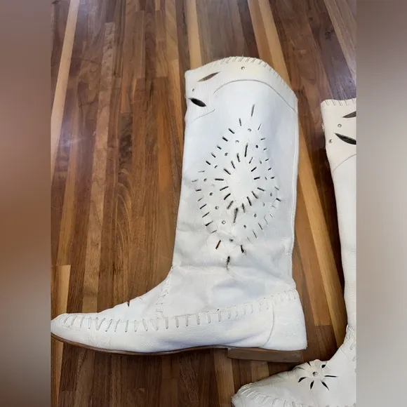 Vintage Chandlers Soft Leather Native Style White Silver Moccasins Boots SZ 10B