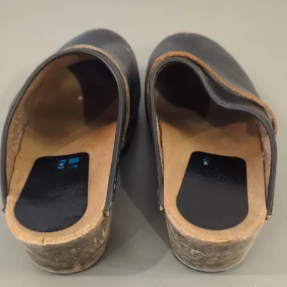 Vintage Classic Black Leather Clogs Distressed size 11
