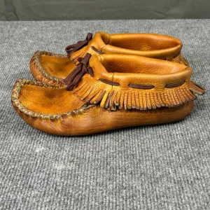 Vintage Moccasins Women’s 7 Handmade Indigenous Leather Fringe Round Toe Tan