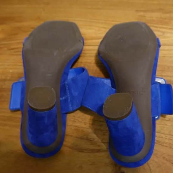 VIONIC Brookell Blue Suede Sandals with Self-covered Cylindrical Heel, size 7