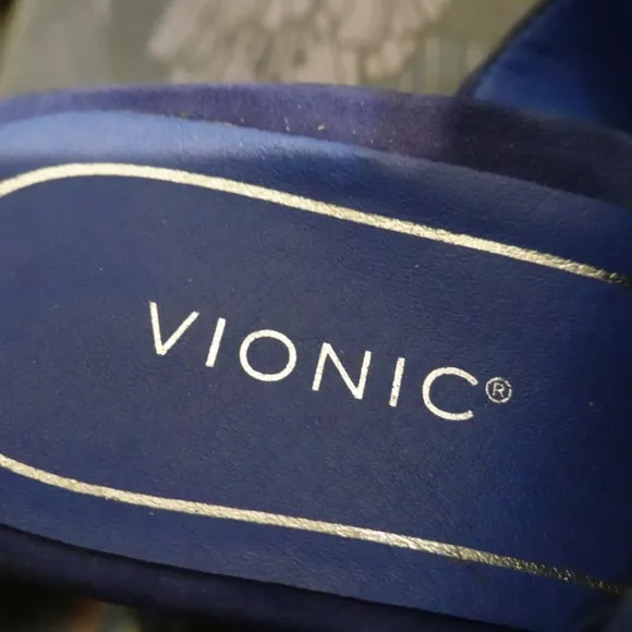 VIONIC Brookell Blue Suede Sandals with Self-covered Cylindrical Heel, size 7
