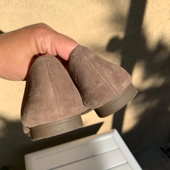 Vionic brown suede perforated pointy toe ballet flats size 7
