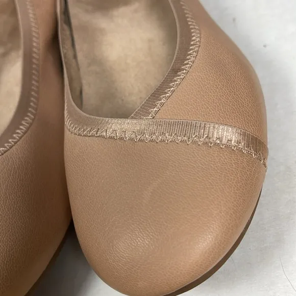 Vionic Caroll slip on Leather Ballet Flats