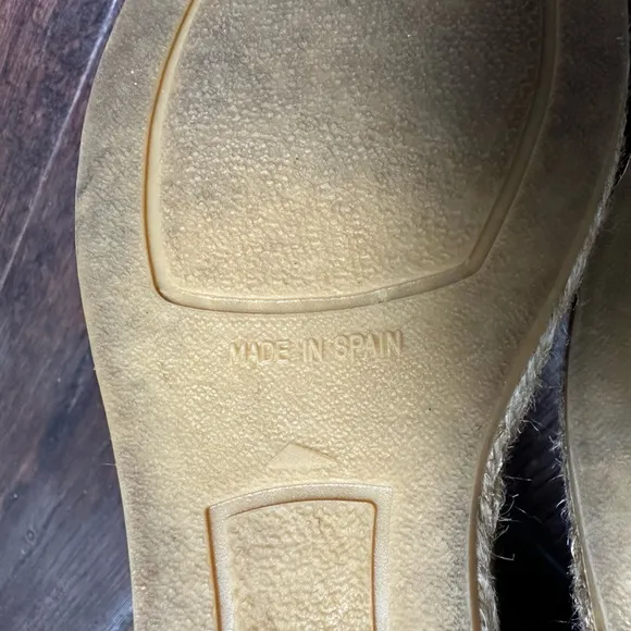 Viscata Barcelona Closed Toe Wedges