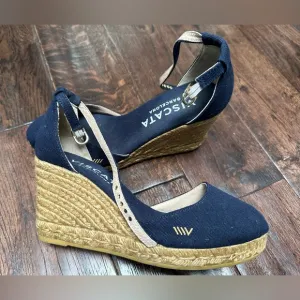 Viscata Barcelona Closed Toe Wedges