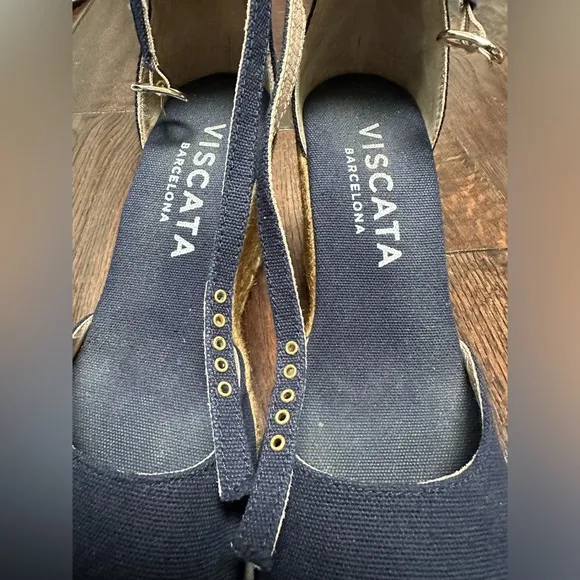 Viscata Barcelona Closed Toe Wedges