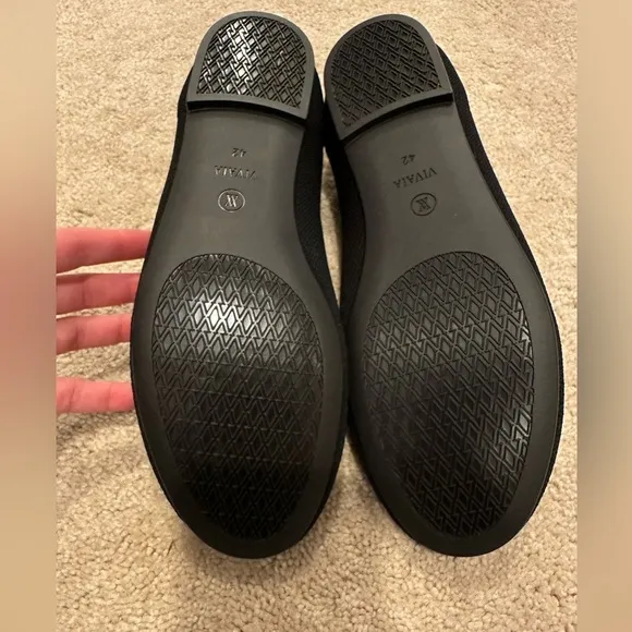Vivaia Claire Black Round-Toe Flats size 42 NEW