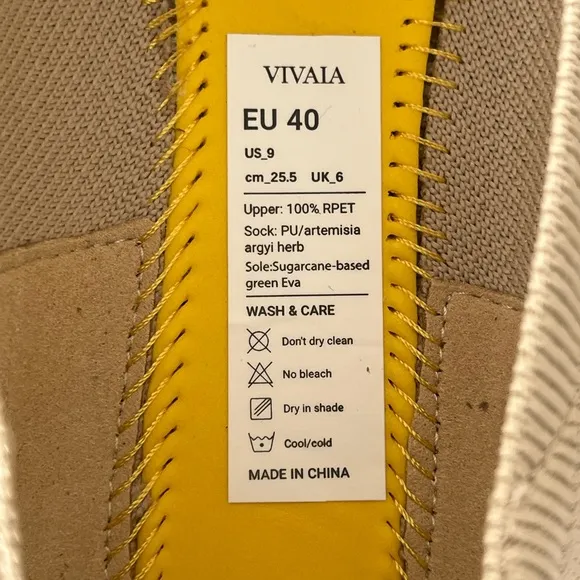 Vivaia lightweight round toe Claire Walker Mary-Jane flats 40 US 9