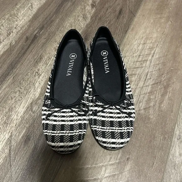 Vivaia Odette Round-Toe Bow Flats Plaid Tan Black 39 NWOB