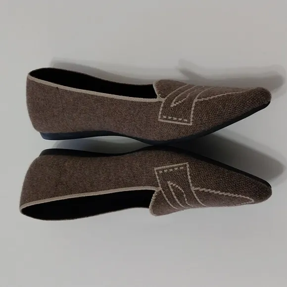 Vivaia Pointy Toe  Pattern Flats