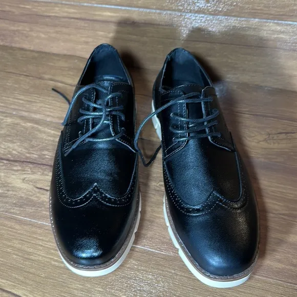 Vostey men’s leather dress shoes size 7