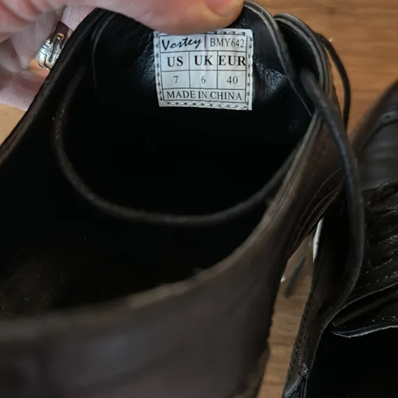 Vostey men’s leather dress shoes size 7