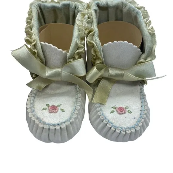 Vtg 1960s Baby Shoes Moccasins Soft Leather Hand-Embroidered Floral Design