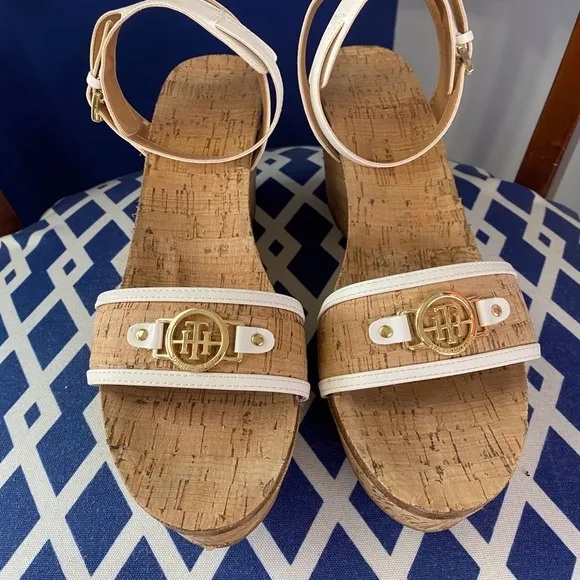 White cork Tommy Hilfiger ankle strap platforms cork wedges heeled sandals Sz 10