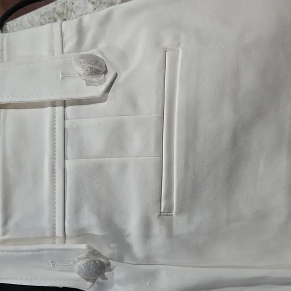 WHITE HOUSE BLACK MARKET SAILOR BUTTON TRIM WHITE SHORTS RESORT VACATION NWT 2
