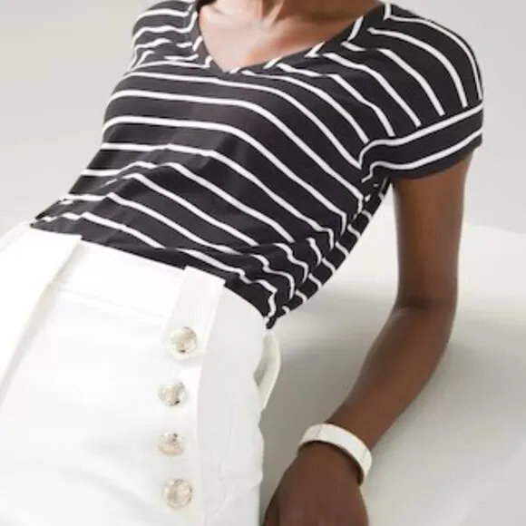 WHITE HOUSE BLACK MARKET SAILOR BUTTON TRIM WHITE SHORTS RESORT VACATION NWT 2
