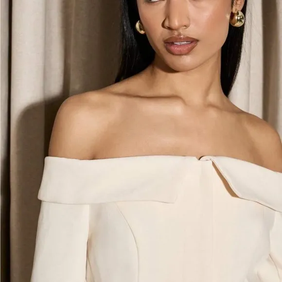 White Off the shoulder foldover detail long sleeve longline blazer