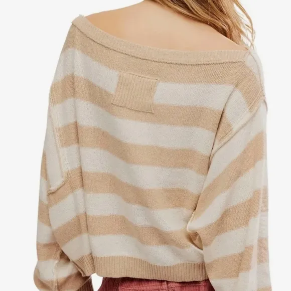Witness The Fitness Into The Blue Crop Top Sweater Ivory Combo XLarge NWT 108.00