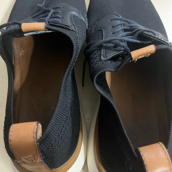 Wolf and Shepard Men’s SwiftKnit™ Derby Shoes