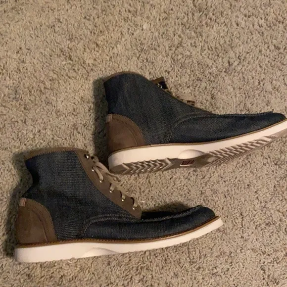 Wolverine 1883 canvas chukka boots