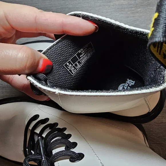 Womans Dr. Martens White lace up boots Size 8