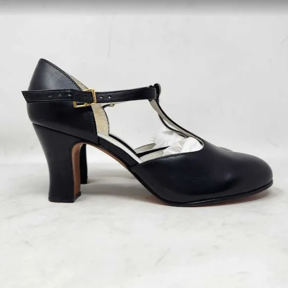 women's 9W Capezio closed toe t-strap chorus black dance character shoes 9 Wide