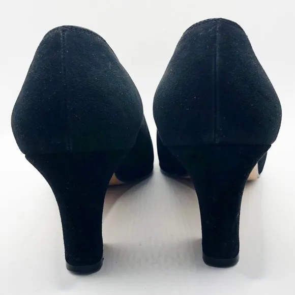 Women's black suede pumps with gold tone center to black bow Size 5.5 C