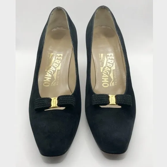 Women's black suede pumps with gold tone center to black bow Size 5.5 C