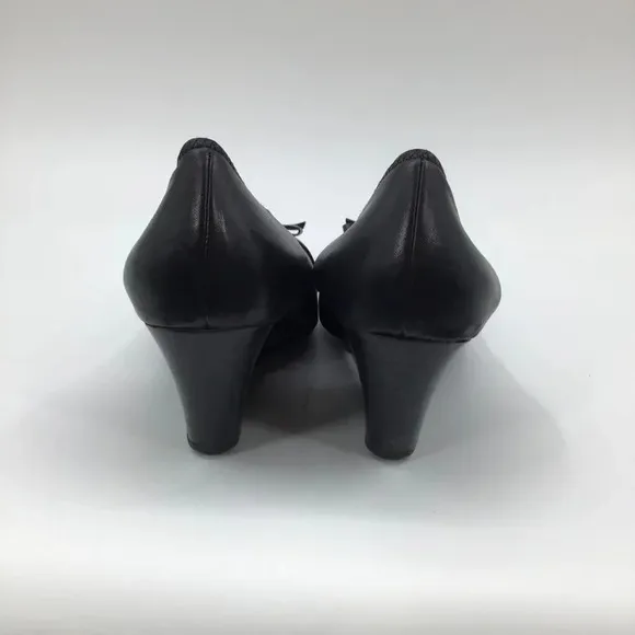 Women's Cole Haan Wedges Heels 11B Patent Leather Round Toe Ballet Black Bows