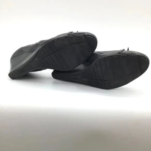Women's Cole Haan Wedges Heels 11B Patent Leather Round Toe Ballet Black Bows