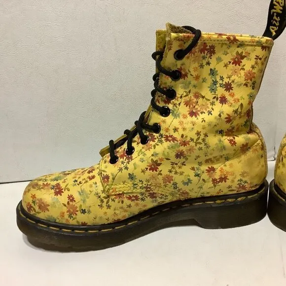 Women's Dr. Doc Martens Air Wair Yellow Floral Leather Combat Boots Size 7 1460W
