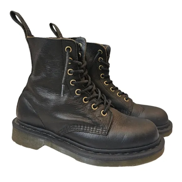 Womens Dr. Martens 1460 Pascal 8-Eye