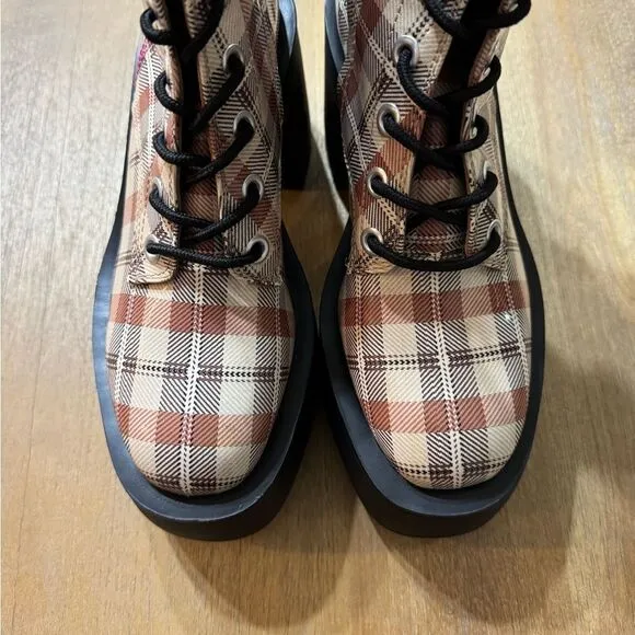 Women’s Larroude Olivia Patent Leather Platform Boot Size 8 Carmel Plaid