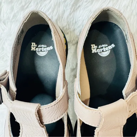 Women's Leather Mary Jane Shoes Size 7 Dr. Martens