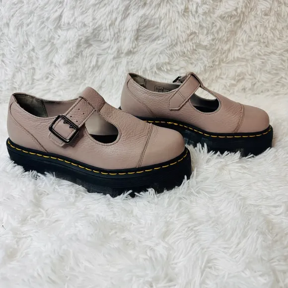 Women's Leather Mary Jane Shoes Size 7 Dr. Martens