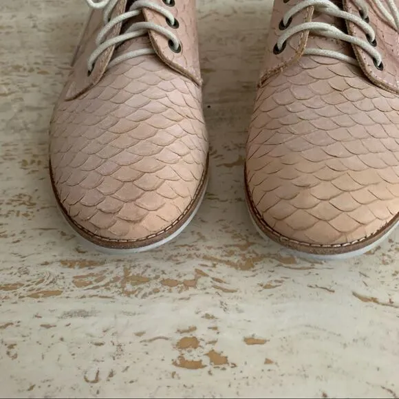 Women’s Rollie derby geo snow pink snake embossed