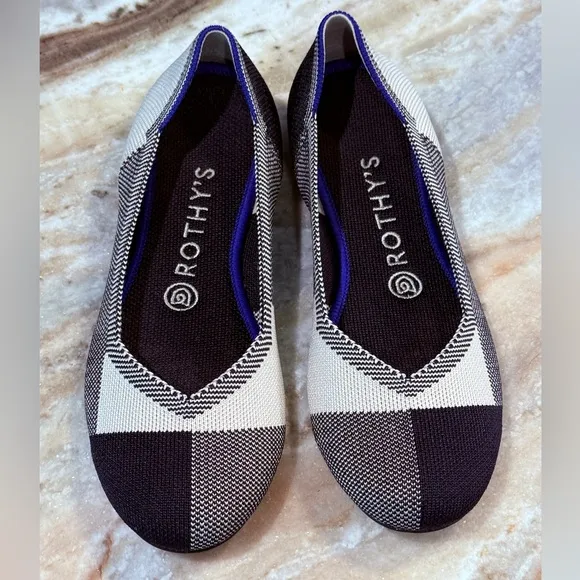 Women’s ROTHY’S The Flat black cap toe round toe knit flats- Size 7.5