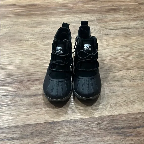 Women's Shoes Sorel OUT N ABOUT III CLASSIC Sneakers  BLACK / GRILL Size 6