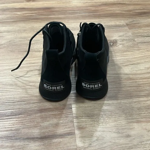 Women's Shoes Sorel OUT N ABOUT III CLASSIC Sneakers  BLACK / GRILL Size 6
