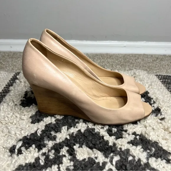 Women’s TOD’S Nude Open Toe Wedges Size 37