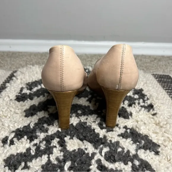 Women’s TOD’S Nude Open Toe Wedges Size 37
