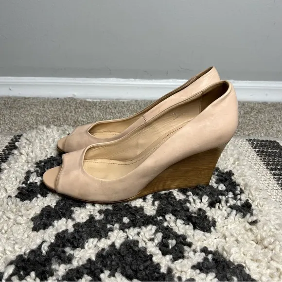 Women’s TOD’S Nude Open Toe Wedges Size 37