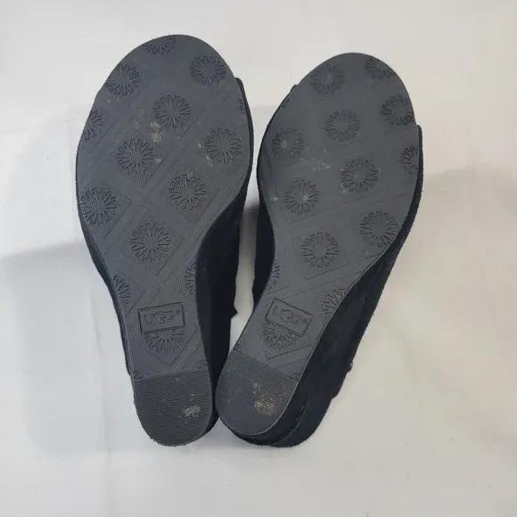 Women's UGG Lively peep toe wedges size 6