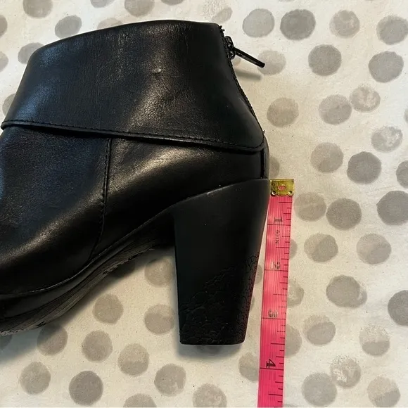 Wonders of Spain Black Comfort Round Toe Bootie Boots Size 36